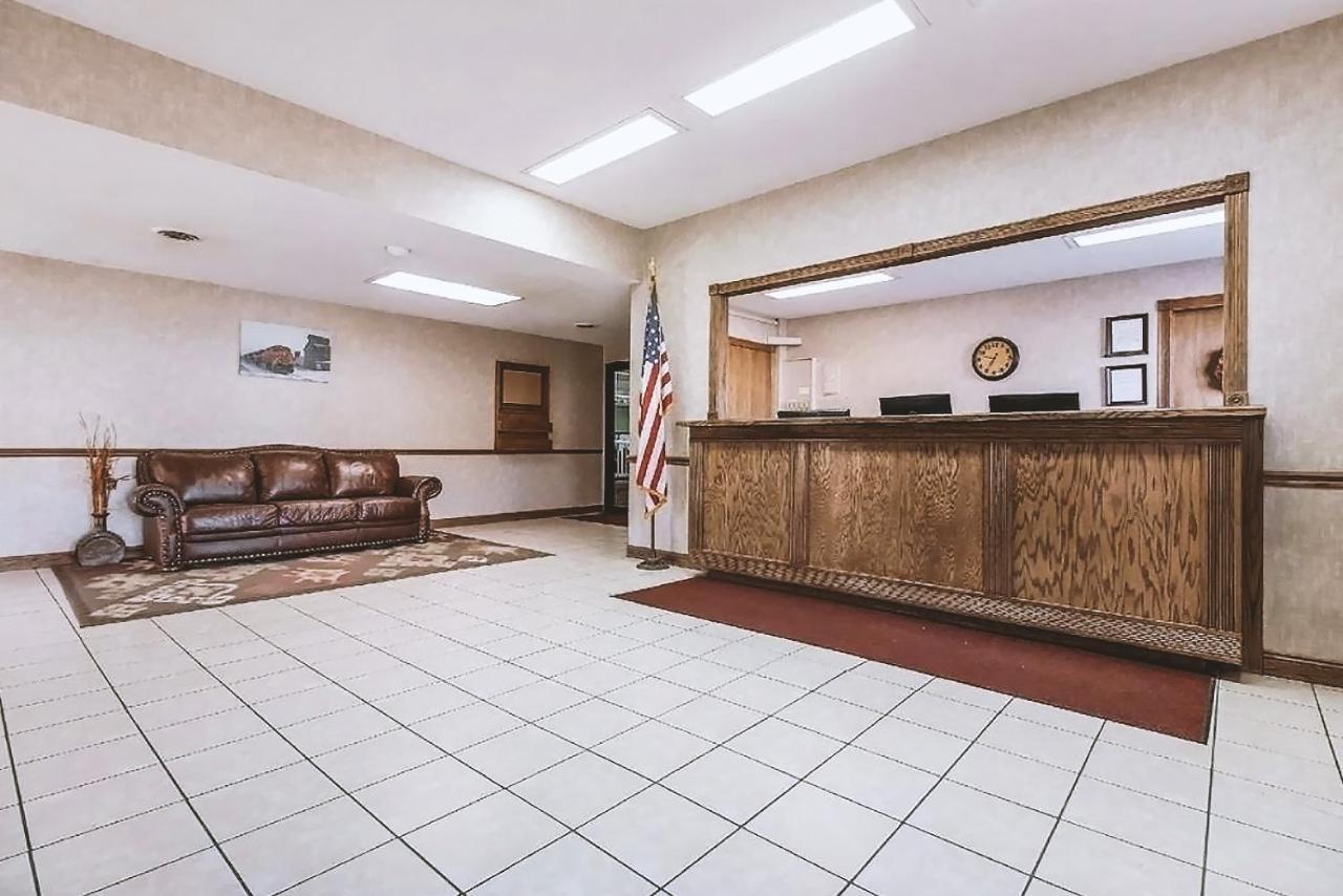 Sky-Palace Inn & Suites Mccook McCook Exterior foto