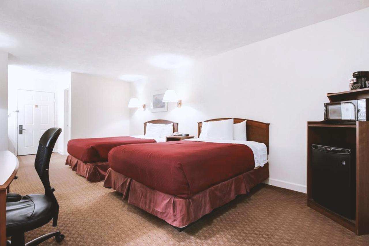 Sky-Palace Inn & Suites Mccook McCook Exterior foto