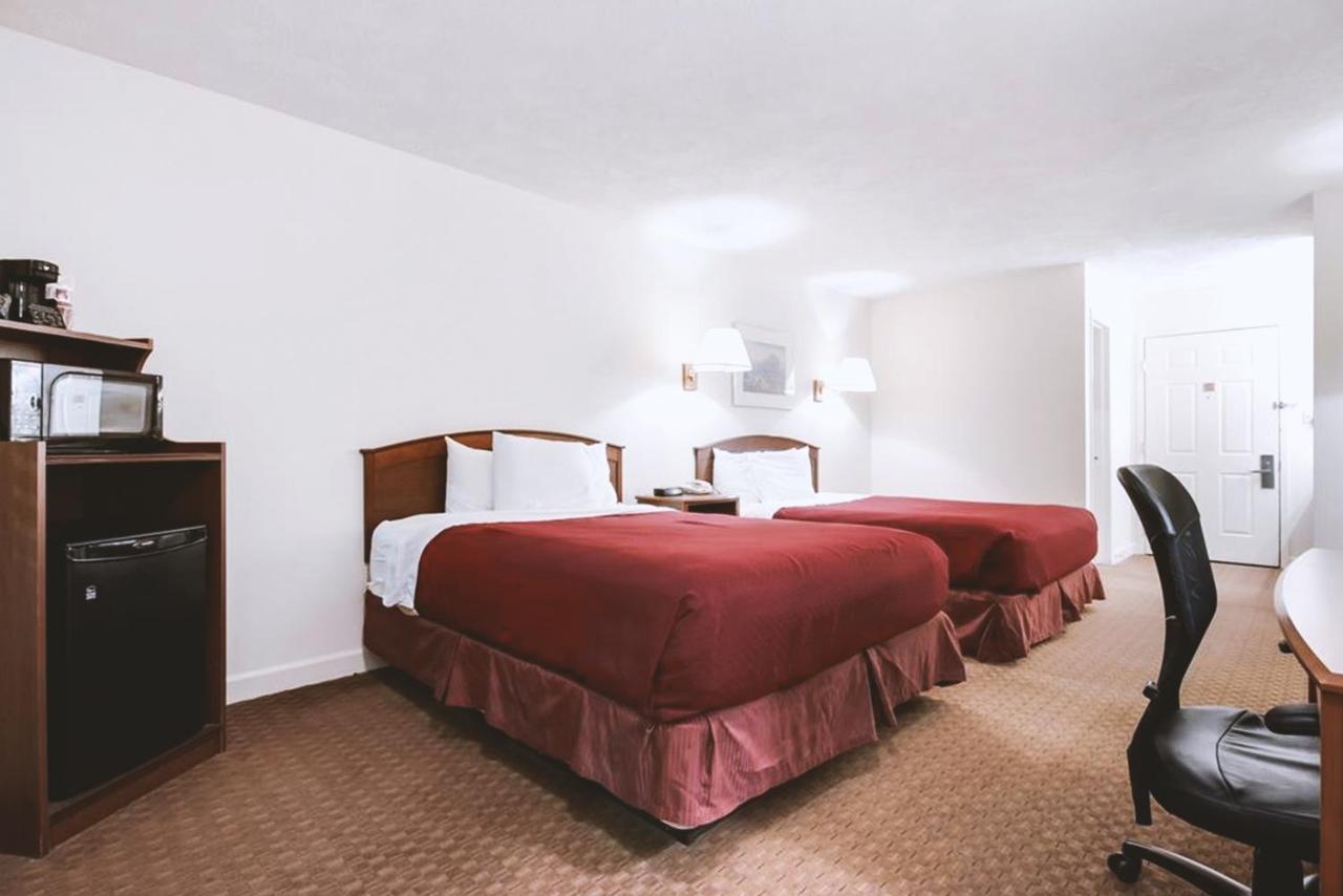 Sky-Palace Inn & Suites Mccook McCook Exterior foto