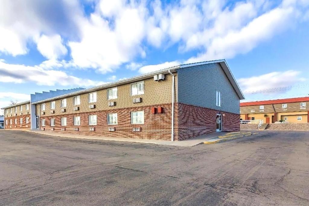 Sky-Palace Inn & Suites Mccook McCook Exterior foto
